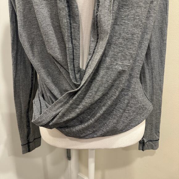 Lululemon Iconic Wrap Surplice Top Wee Stripe White Black Size 2 Lounge Active - Picture 4 of 8